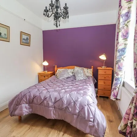Holiday home Forest View Creggs